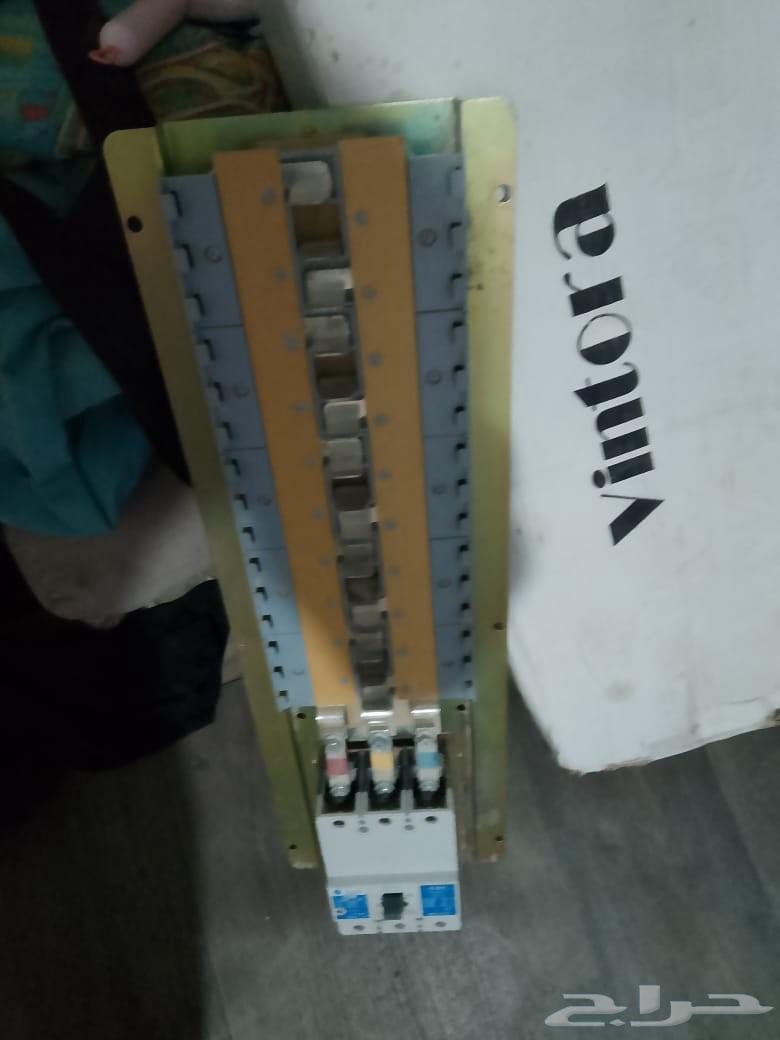 اغراض للبيع عدد3شباك المونيوم مقاس 95 50 وادوات كهرباء جديده64224991833985113