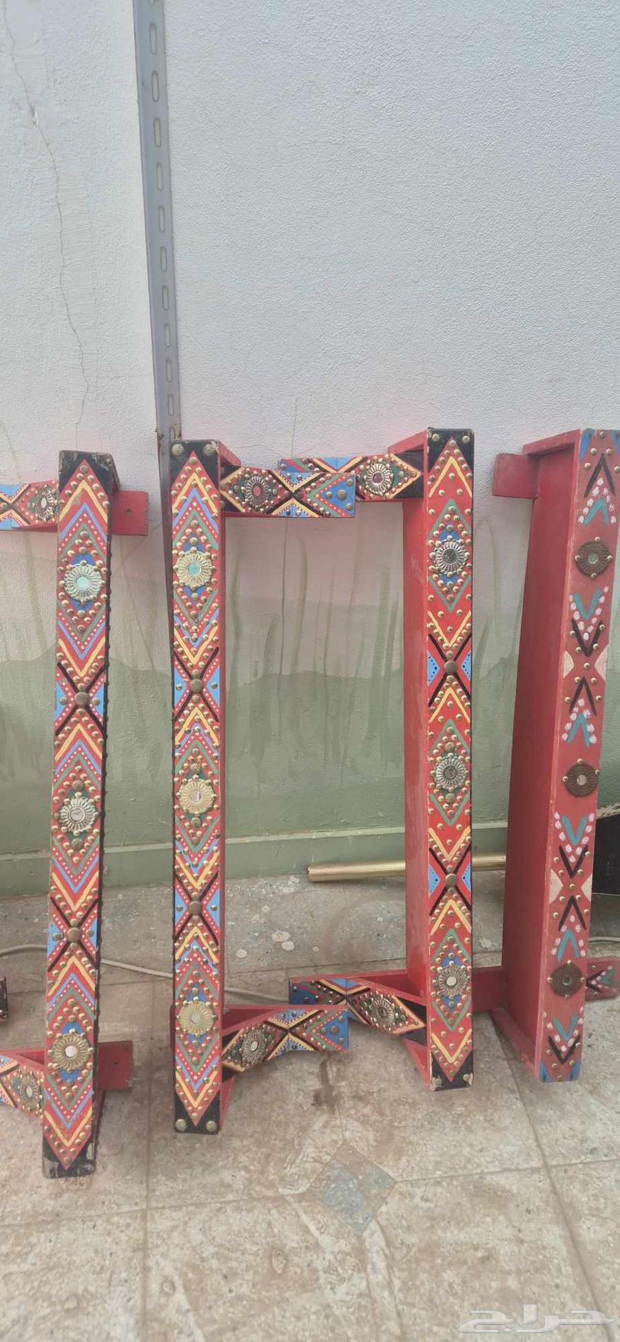 رف خشب مستعمل بسعر مخفض64219641555586112