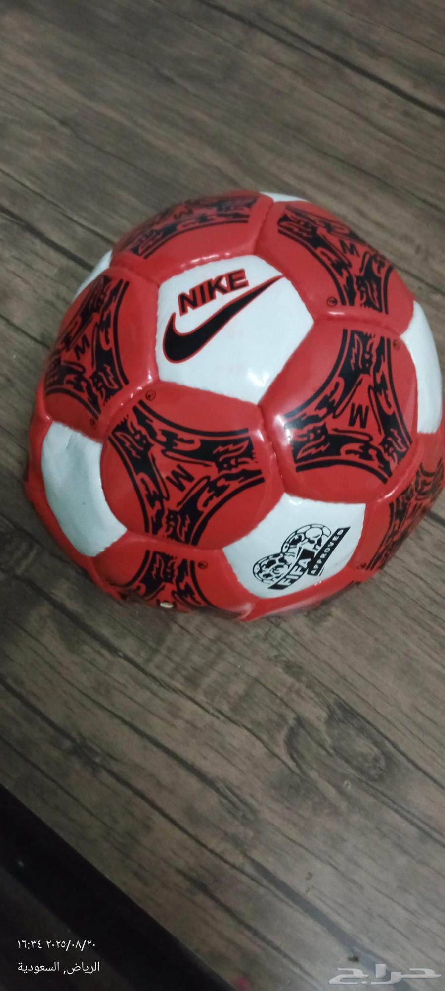 كوره نادره من نايك معتمدة من الفيفا اصليه السعر قابل للتفاوض64220037086594113