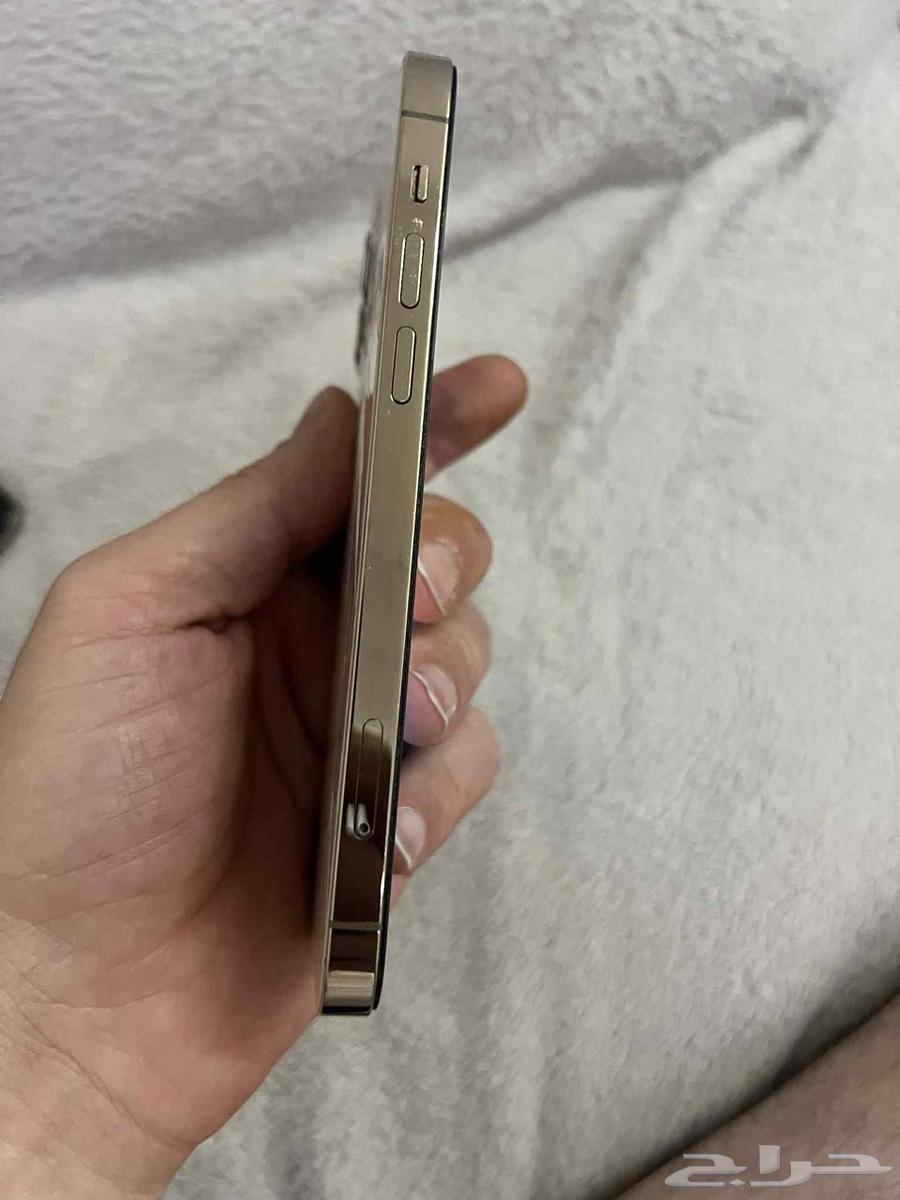 ايفون 12برو نظيف64213817485826113