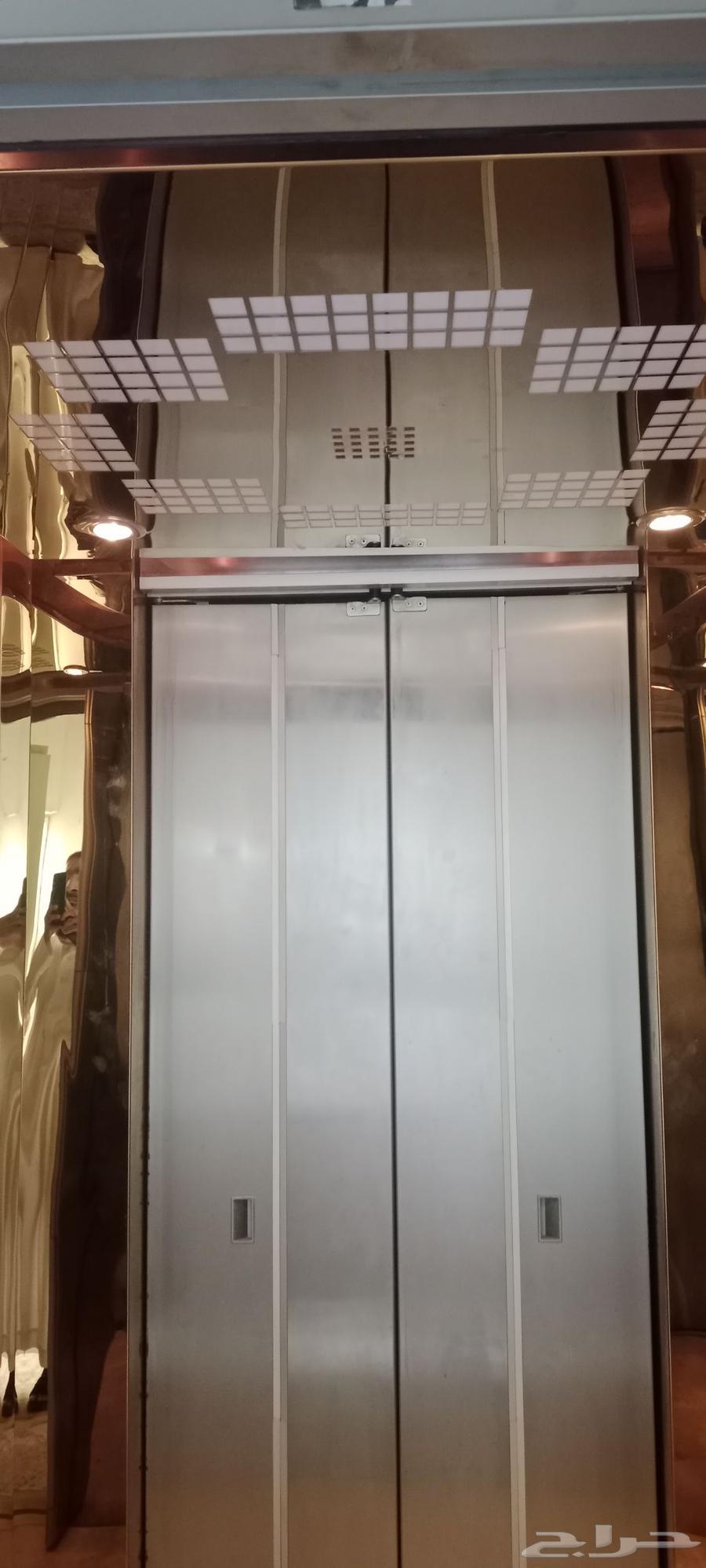 مصعد ايطالي للبيع مستعمل64241410570626113