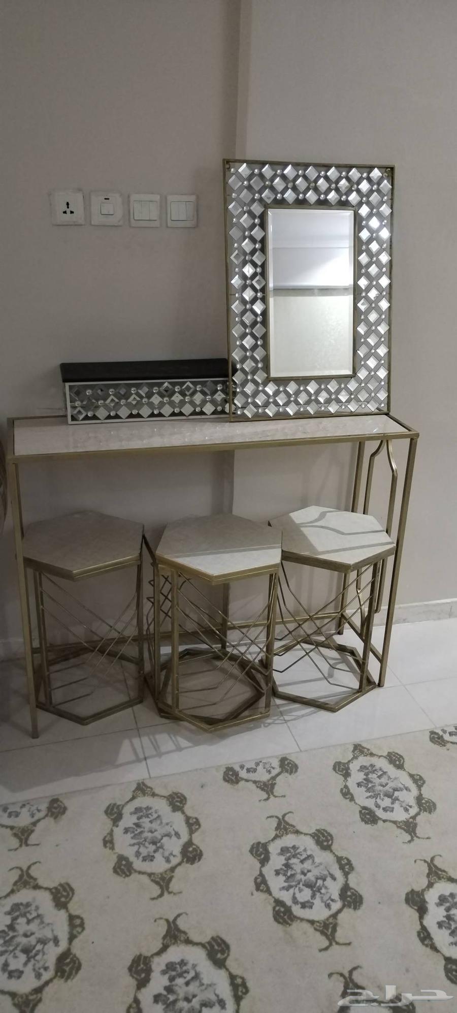 للبيع طاولة64242998222849110