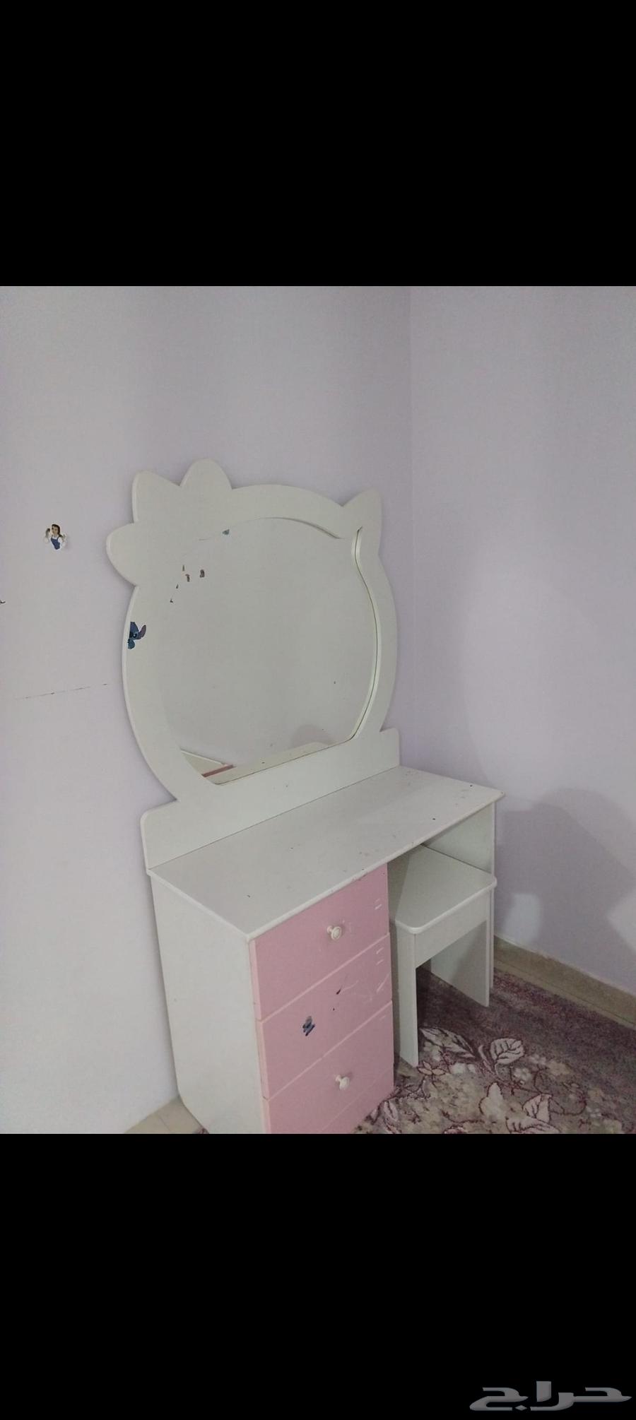 غرفة نوم بناتيه والسعر 800 قابله للتفاوض64253729904130112