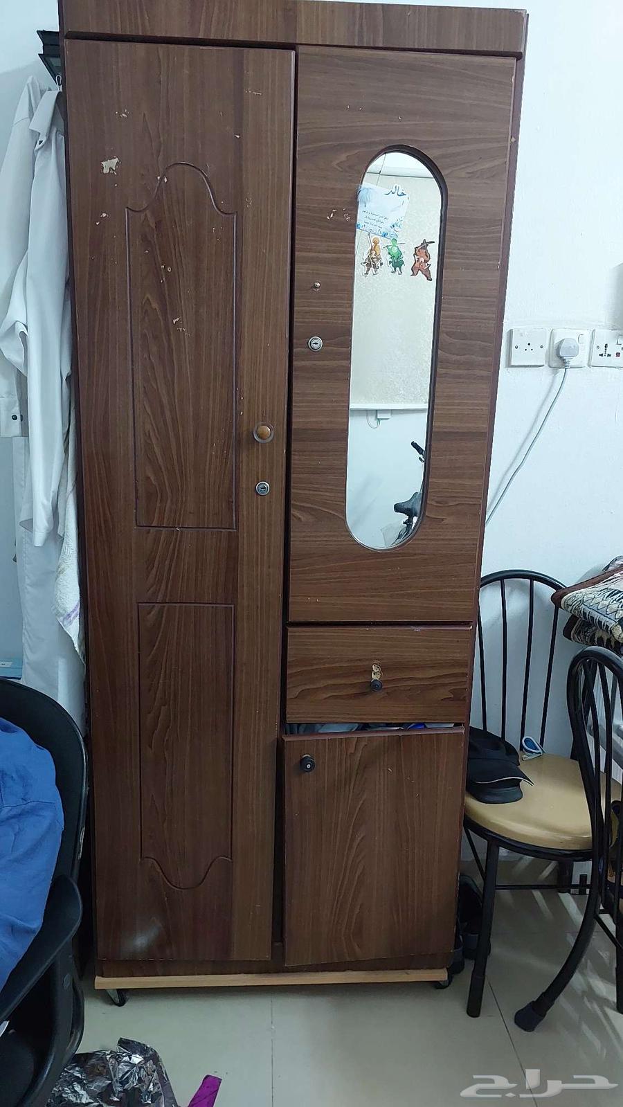 سرير نفر ونص مع المرتبه ودولاب فتحتين الكل 200ريال64234284718722112