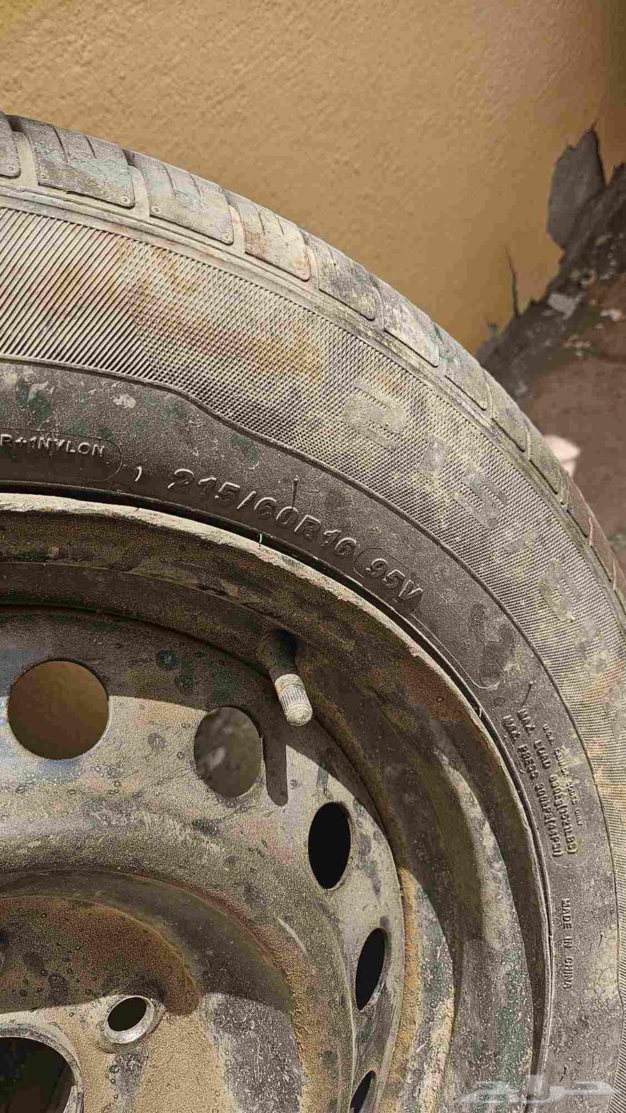 كفر مقاس 215 60 16 مع جنط خمس مسامير64414382042369112