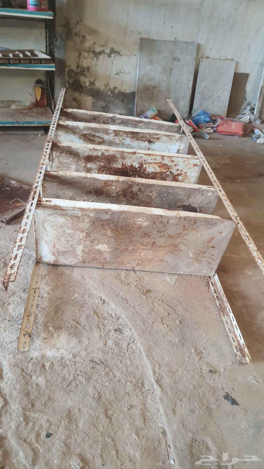 Used scaffolding boards for sale, quantity 5 and scaffolding pipes, quantity 6 pieces64237092581635112