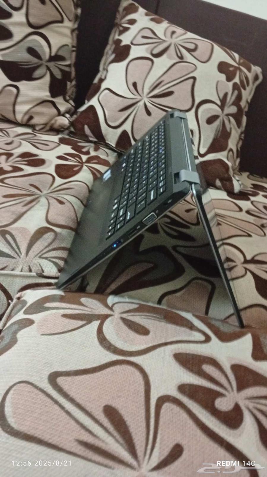 360-degree rotating gaming computer64243023143171112