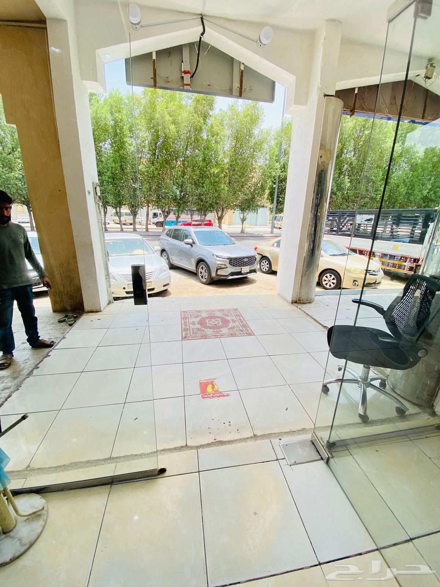 محل للبيع في حي النسيم في الرياض على شارع احمد بن حنبل المحل63613586635137114