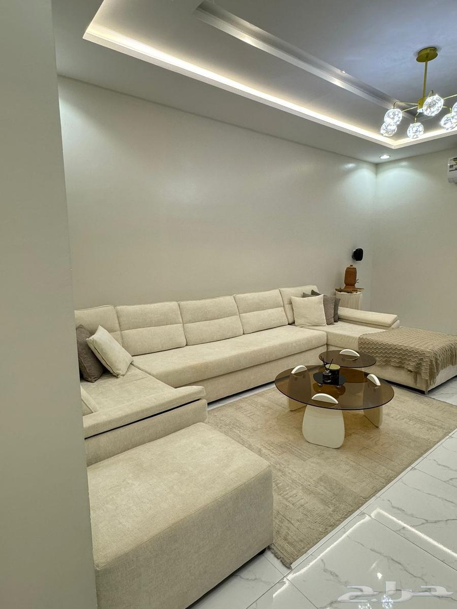 White L-shaped sofa for sale, set with cushion, negotiable price, urgent sale64251711920257110