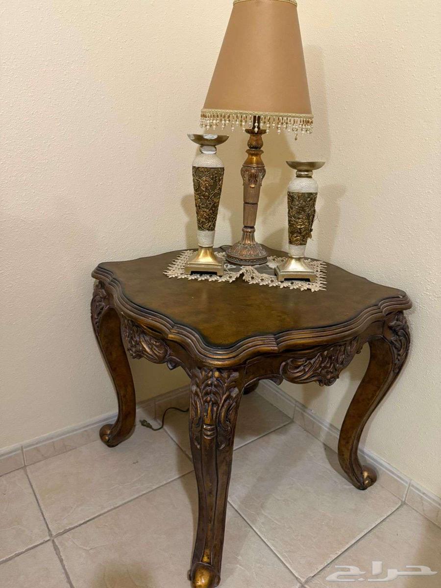 كنب صالون فخم بحالة ممتازة من المطلق64241577575682111