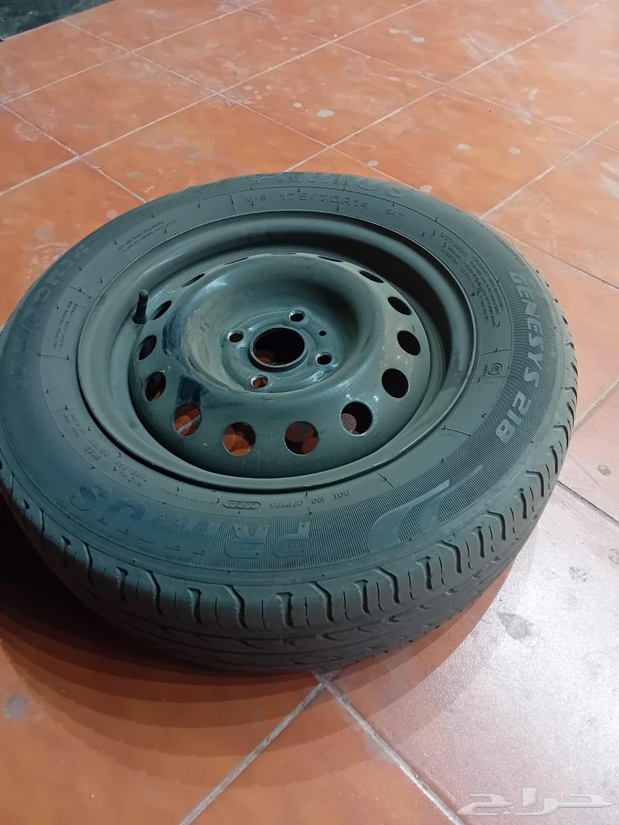 جنط مع كفر نظيف جدا للبيع64409574832257110