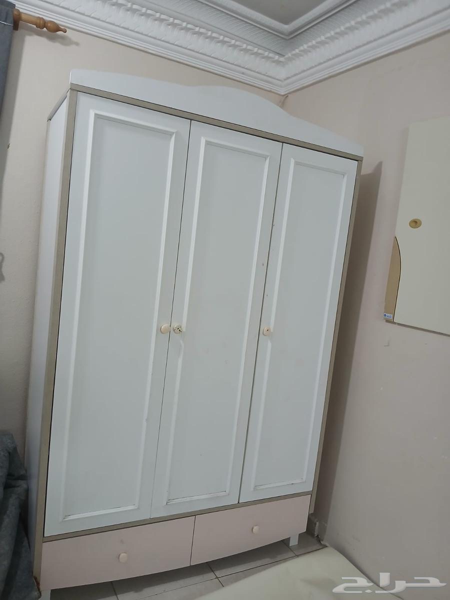 2ستارة ودولاب ملابس و سرير للبيع في المدينة المنورة64236087635586112