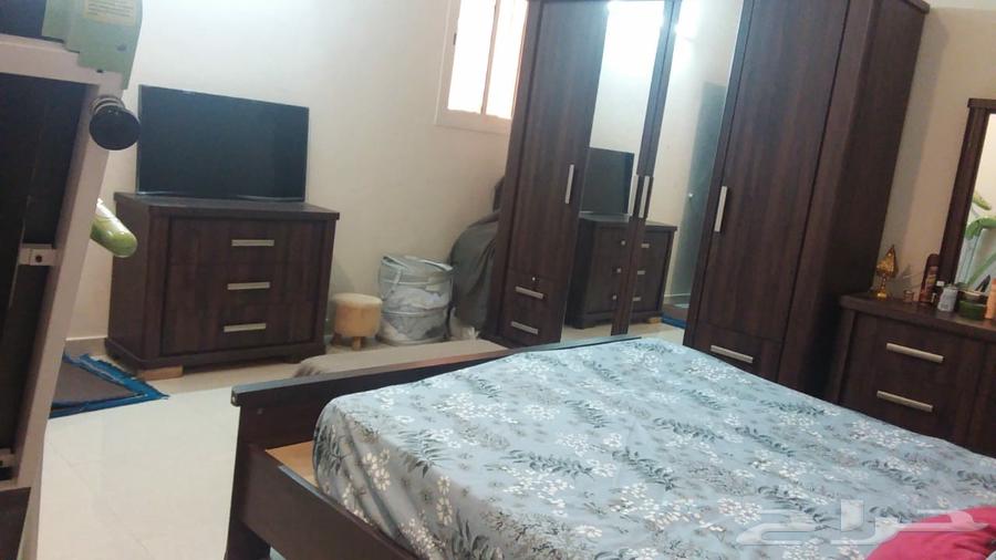 غرفه نوم بحاله جيده64239372931841114