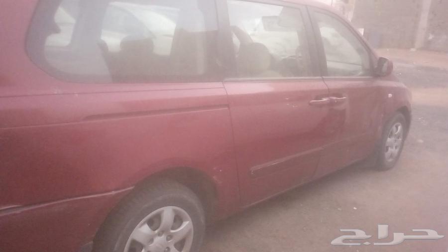 للبيع سيارة كيا كرنفال موديل 2008 تحتاج ماكينة64412143407491113