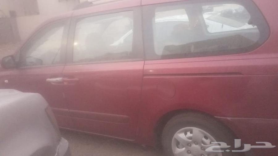 للبيع سيارة كيا كرنفال موديل 2008 تحتاج ماكينة64412143407491111