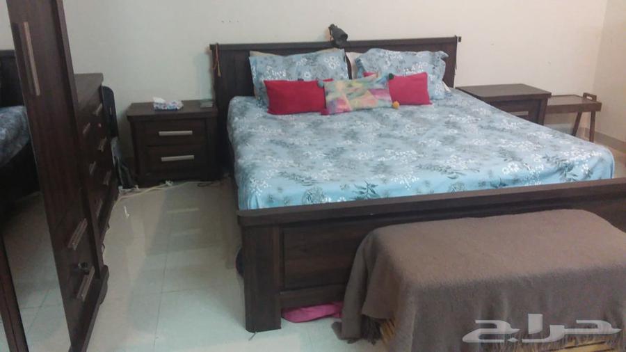 غرفه نوم بحاله جيده64239372931841111