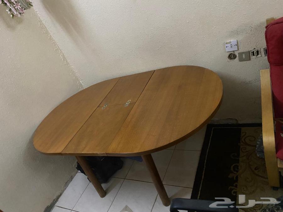 طاوله بحالة الجديده لا يوجد لدينا مكيفات حسبي الله على واحد64253297437186110