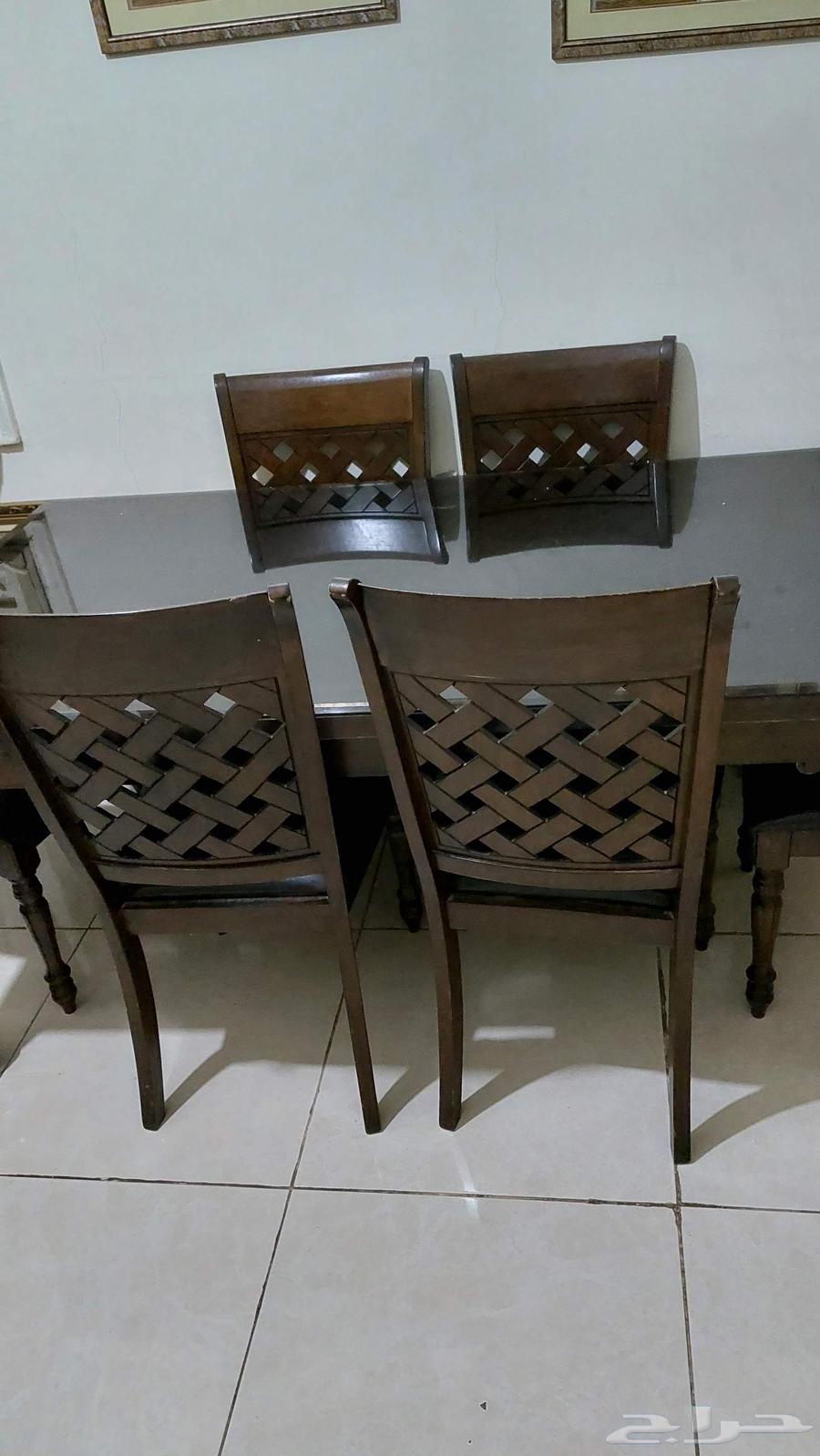 Dining table64228938142722112