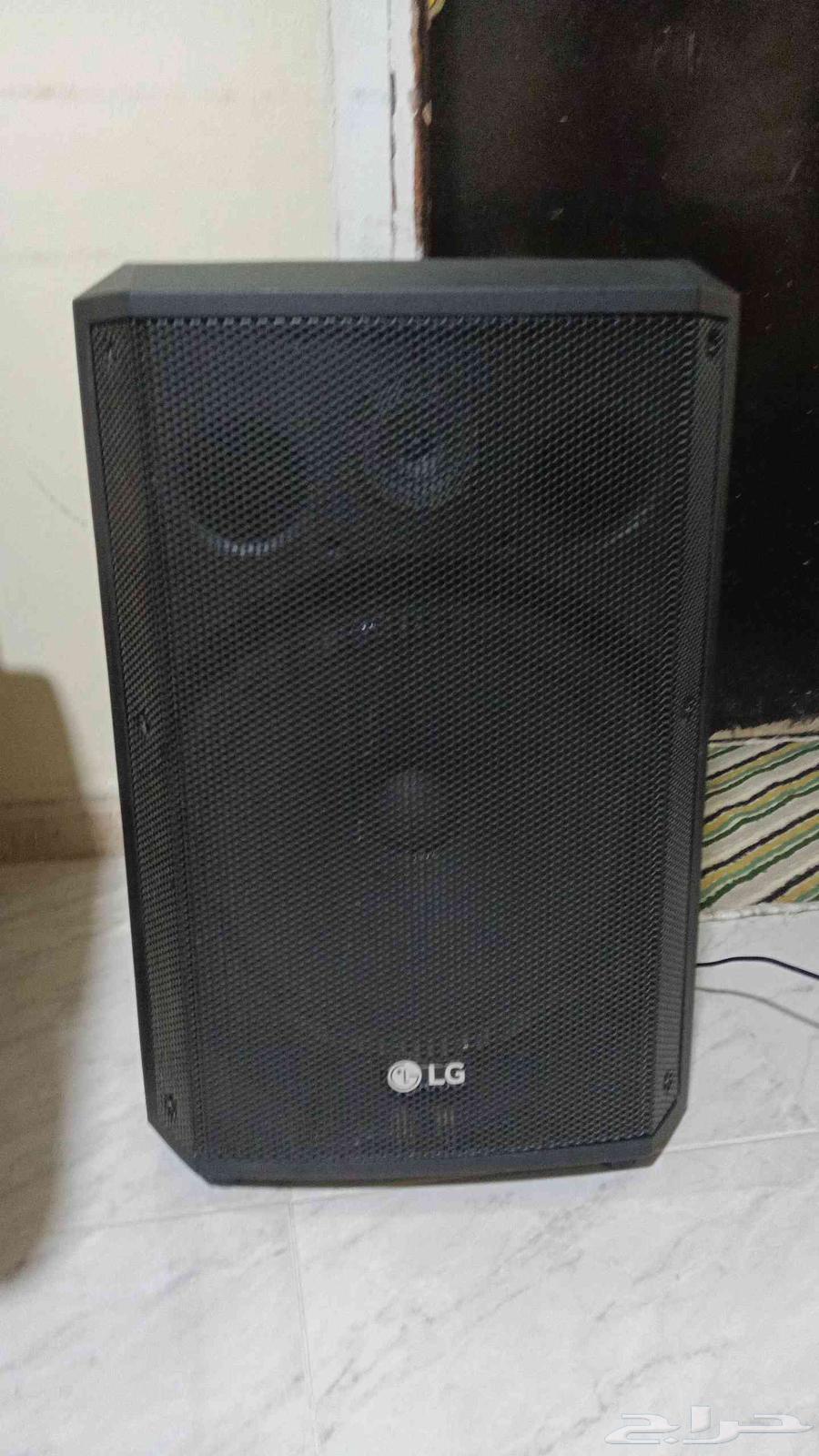 LG screen LG speaker. Smart type screen. LG Gen 2 speaker.64244591578753114