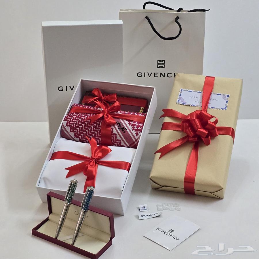 عرض بسعر منافس بوكس مكون من قماش جفنشي وشماغ ملكي وقلم64244433930115112