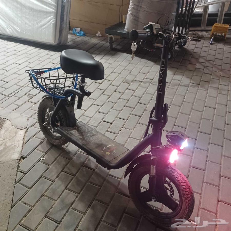 استوكر شبه جديد استخدام شهر تم تنزيل السعر 950 والبيع مستعج64253438662915111