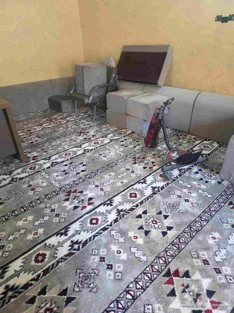 للبيع اثاث مكتب شبه جديد64242455981570111