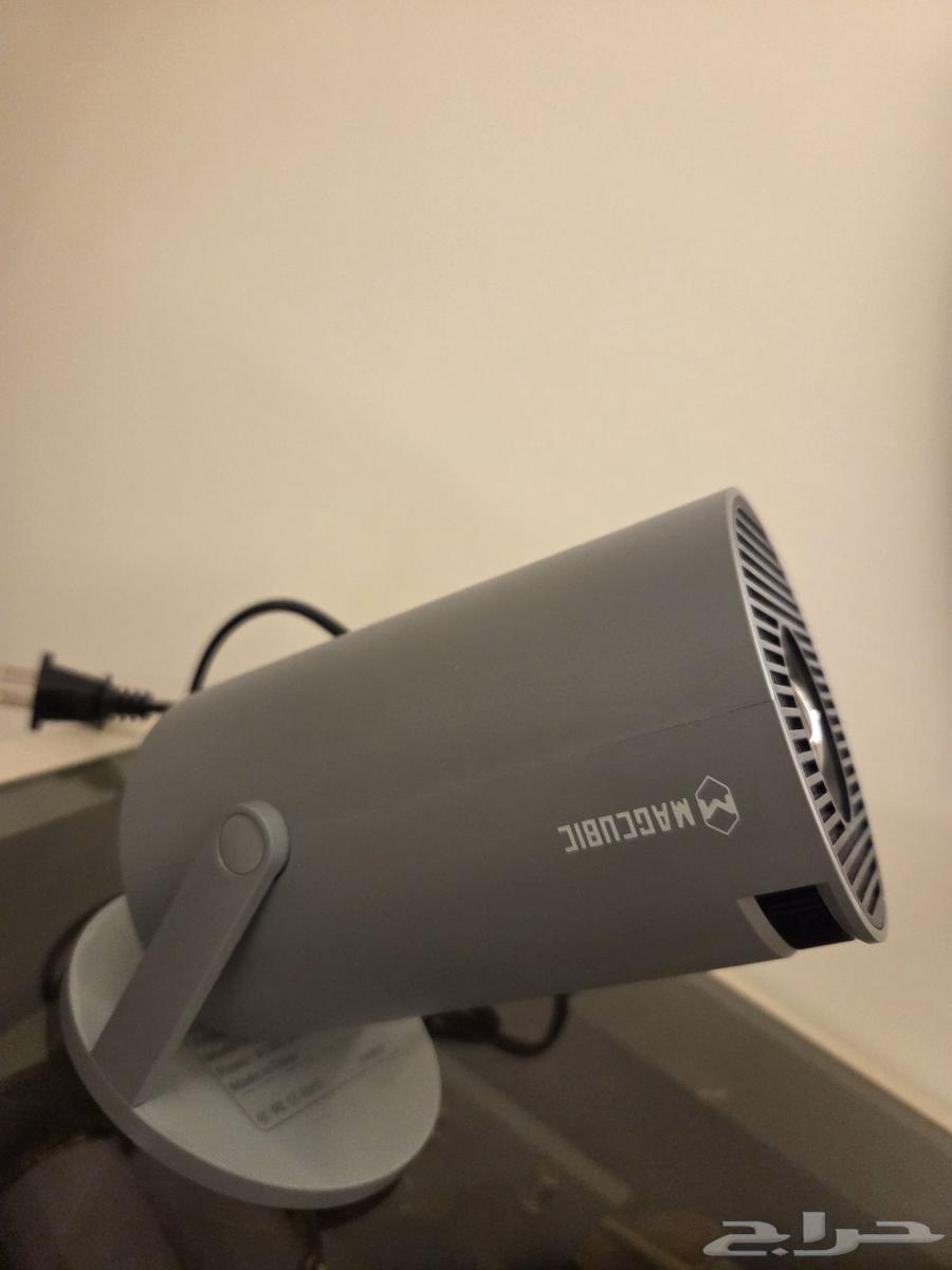 بروجيكتور من Magcubic جديد استعمال مره وحده64242811999617110