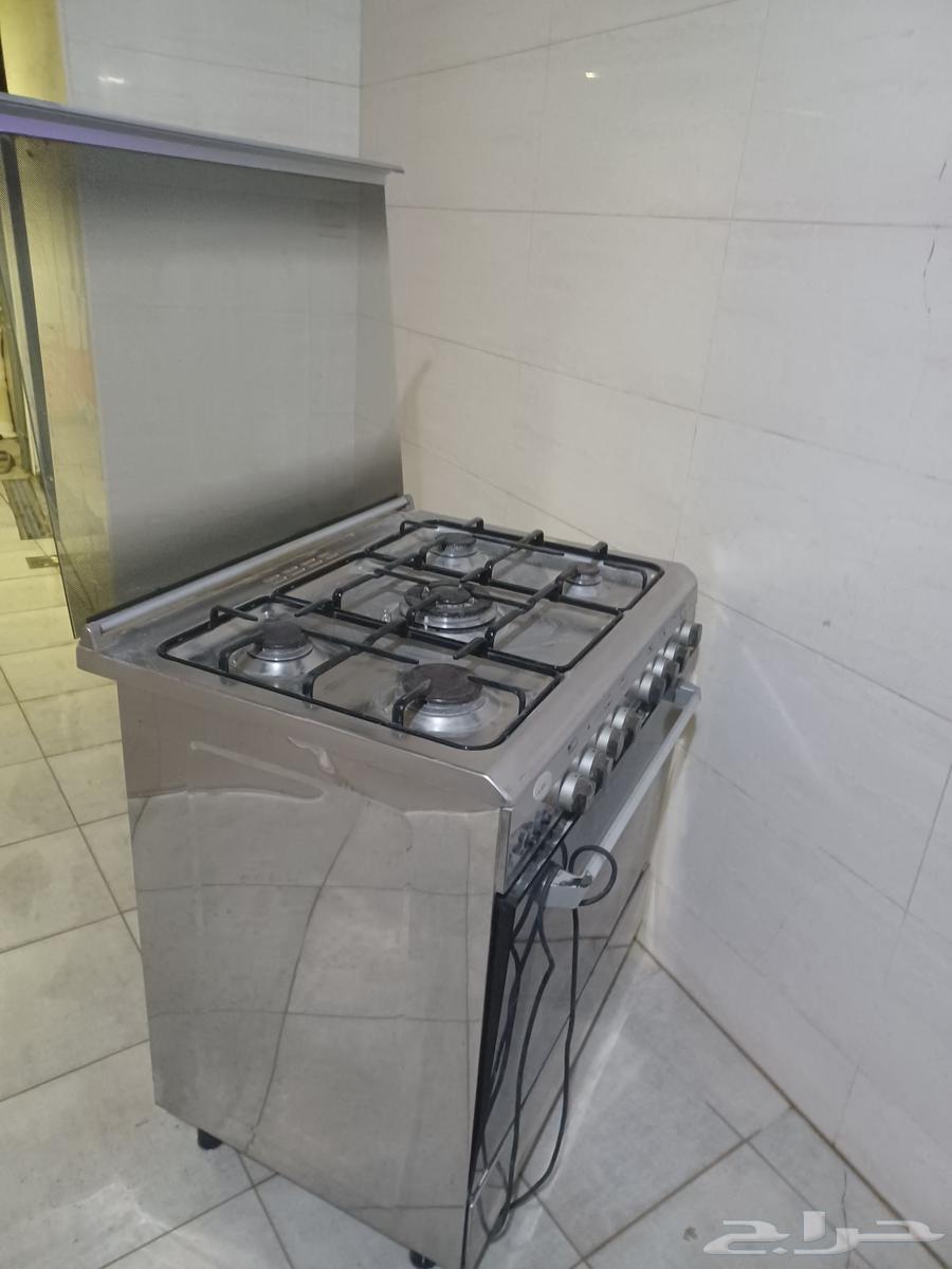 Zaqzooq oven, clean with excellent usage and includes a grill, located in Al-Huffo64240548671361110