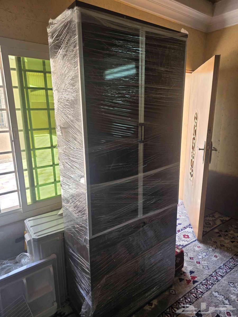 للبيع اثاث مكتب شبه جديد64242455981570114