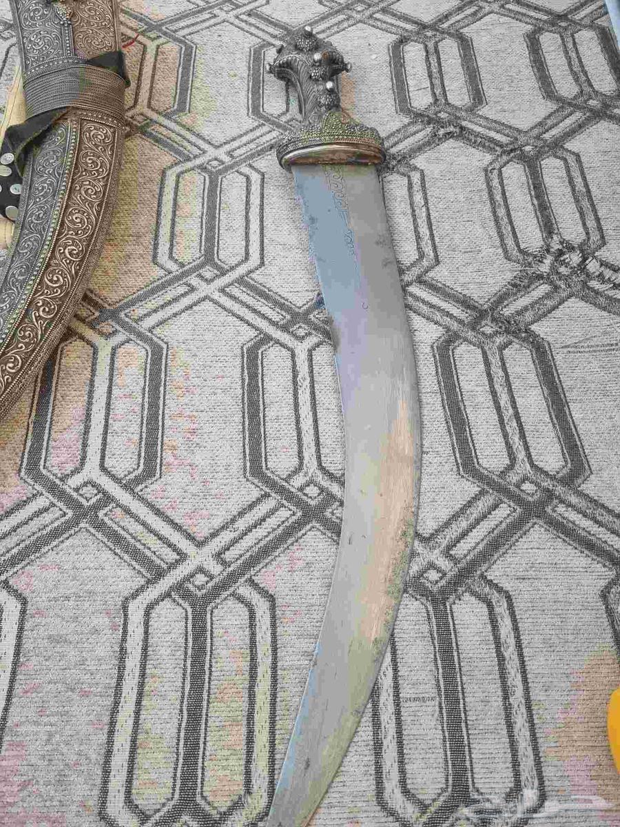 جنبيه مقفل فضه ثقيله قديمه على السوم64237509476098113