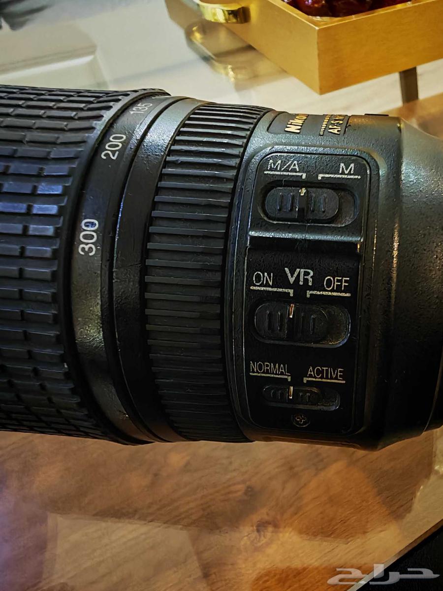 Nikon D7100 camera with two lenses64244433798659114