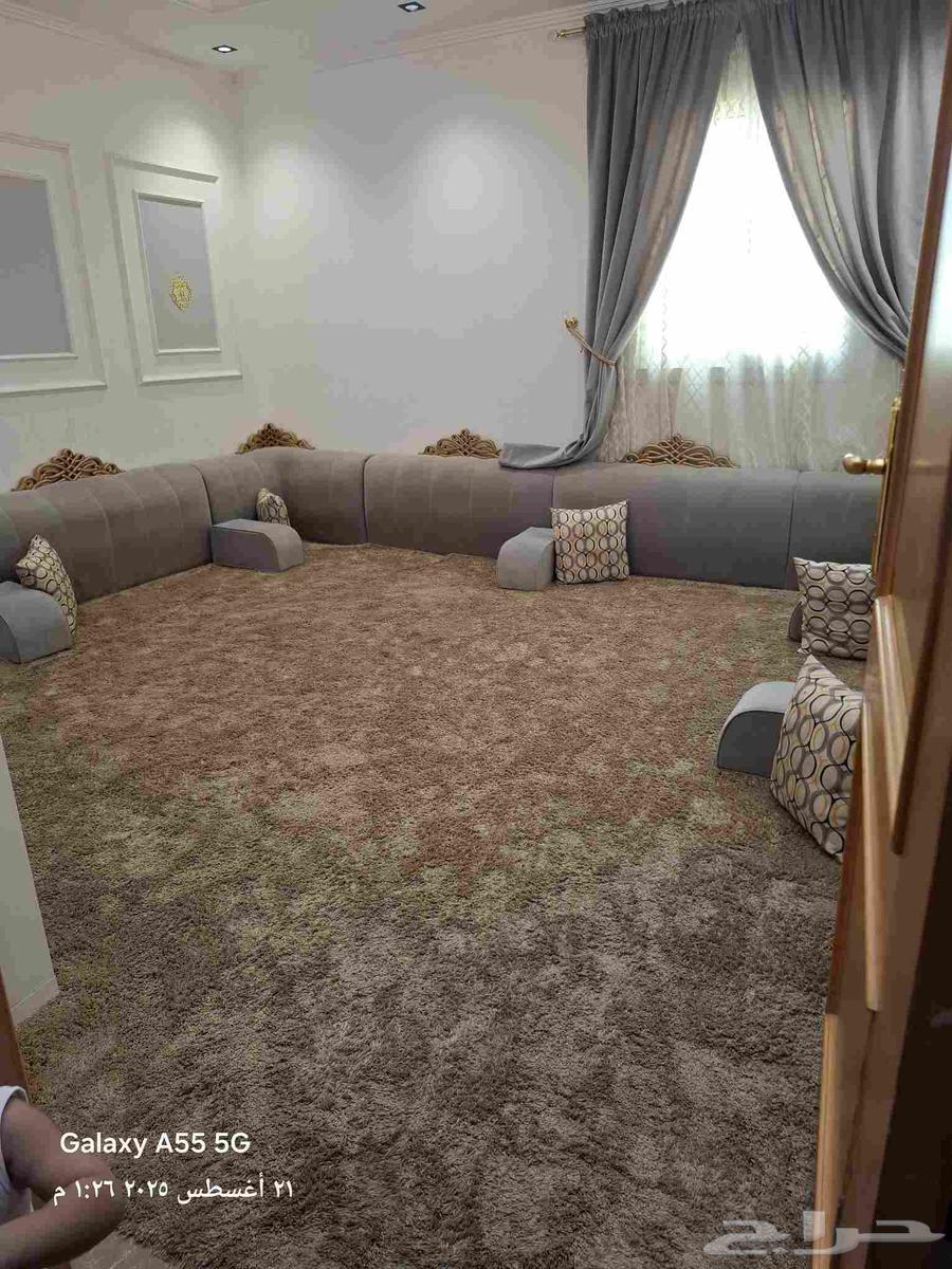 جلسة ارضيه للبيع ب 500 ريال مع الستاره والفرش64242288818819111