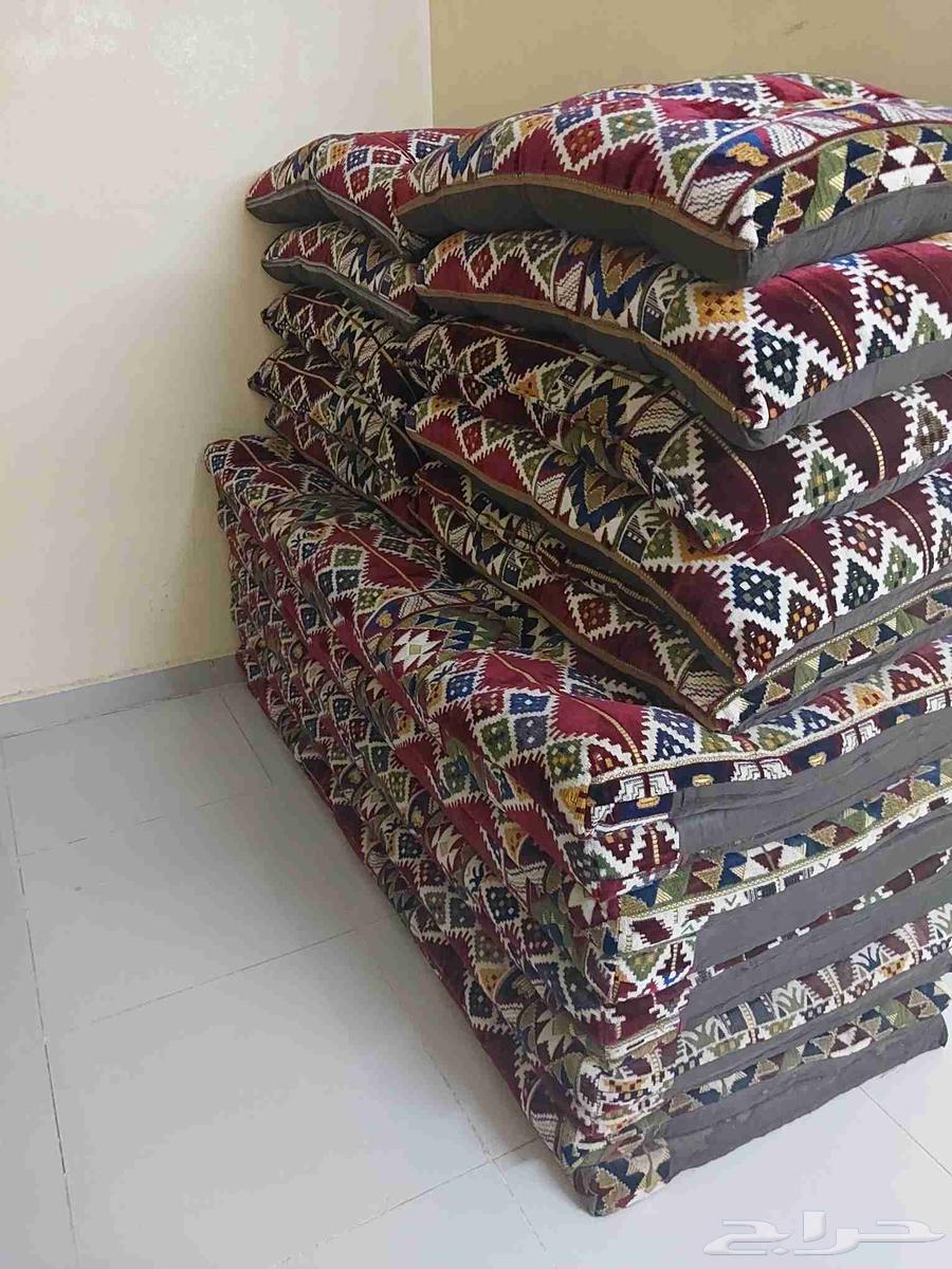 كنب مجلس عربي مستخدم نظيف على الشرط 4 464243691693185110