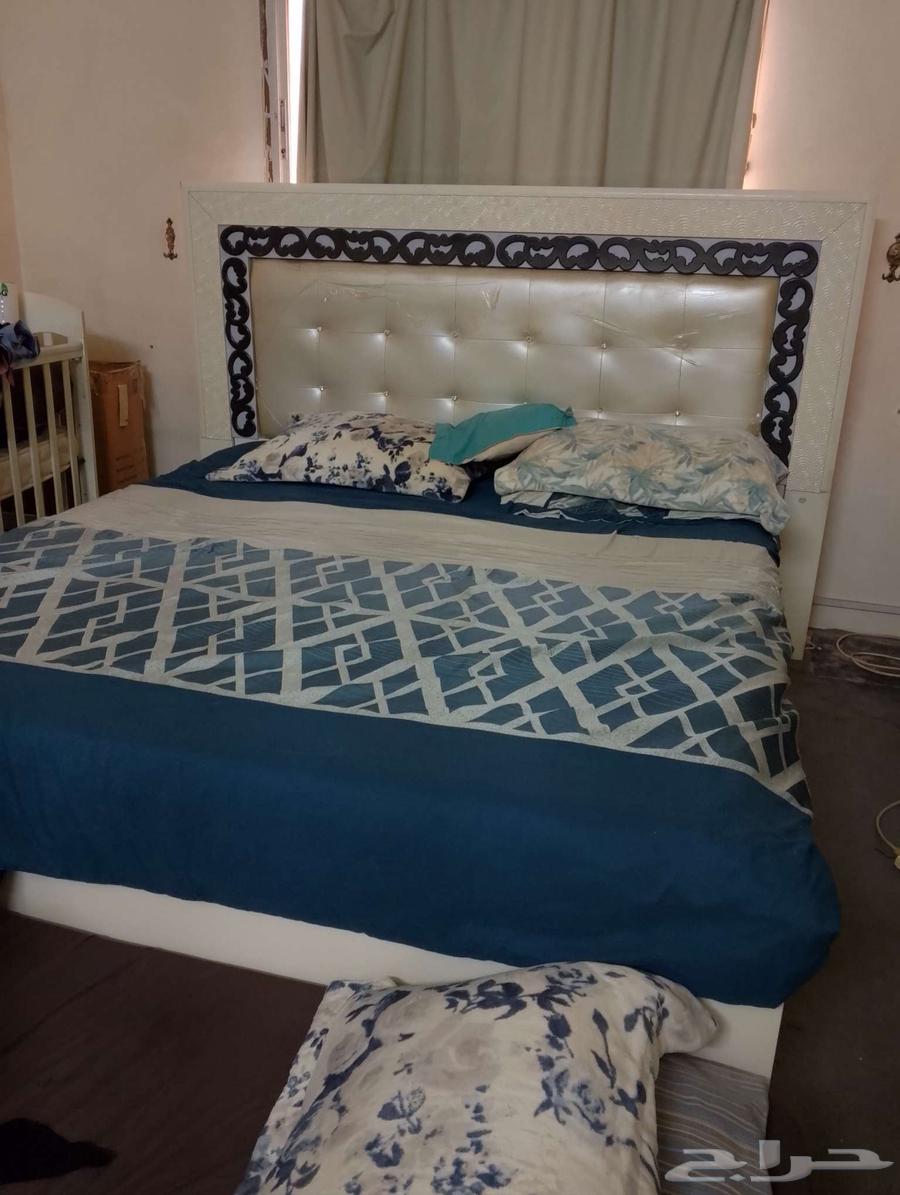 Excellent 2m x 2m bed, almost new64246989433859112