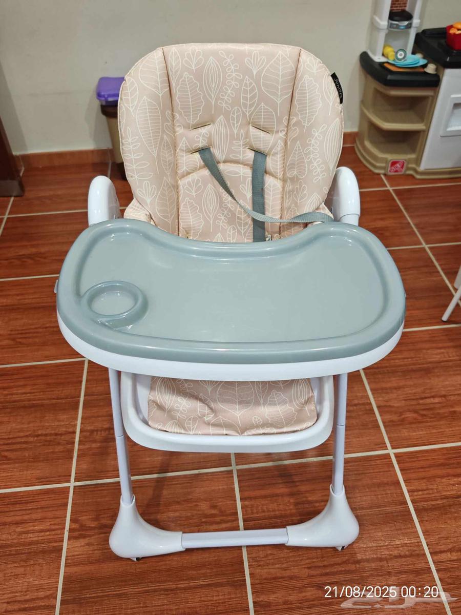 كرسي اكل للأطفال بحالة فوق الممتازة64232195911299110