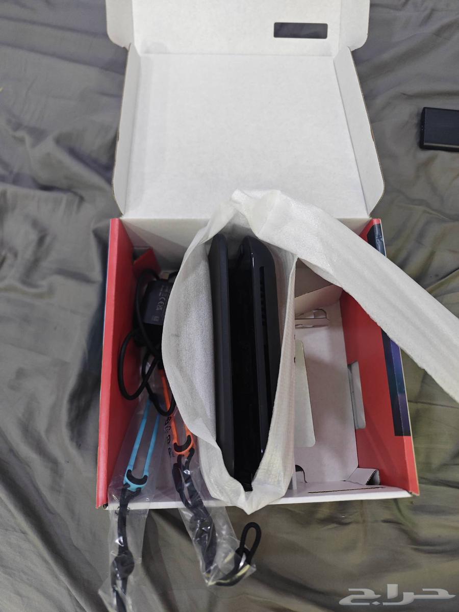 نينتيندو سويتش 2 شريطين وشنطه وحمايه64245493895939111