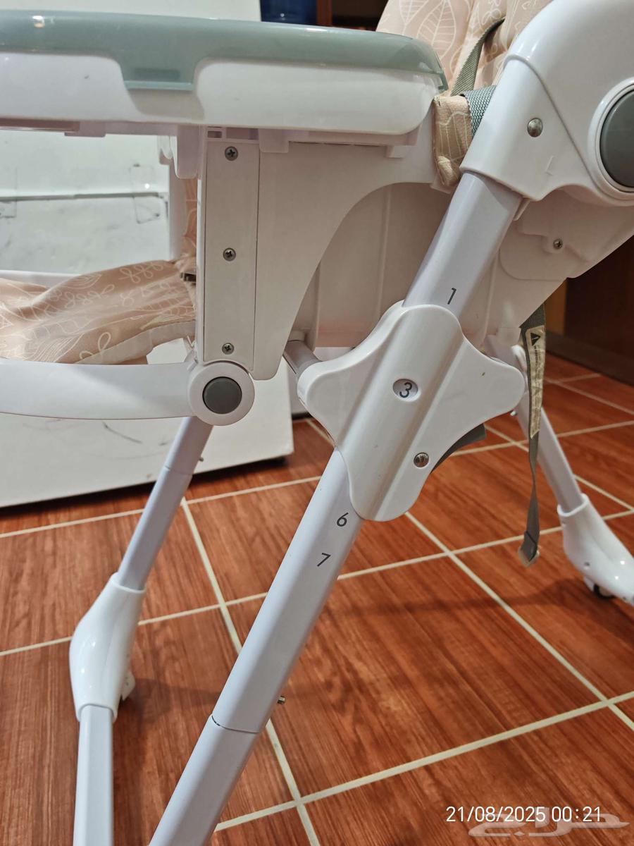 كرسي اكل للأطفال بحالة فوق الممتازة64232195911299112