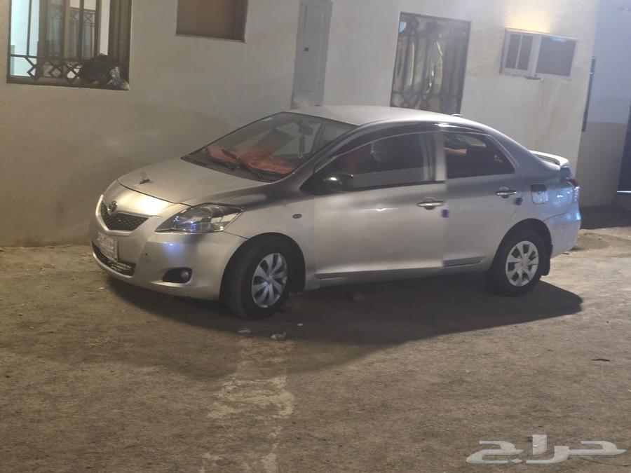 للبيع سيارة يارس 201264408822156803110