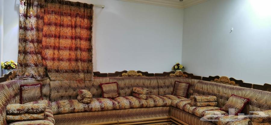 أثاث مجلس كامل مع ستارة وسجادة تبعه64239683907714111