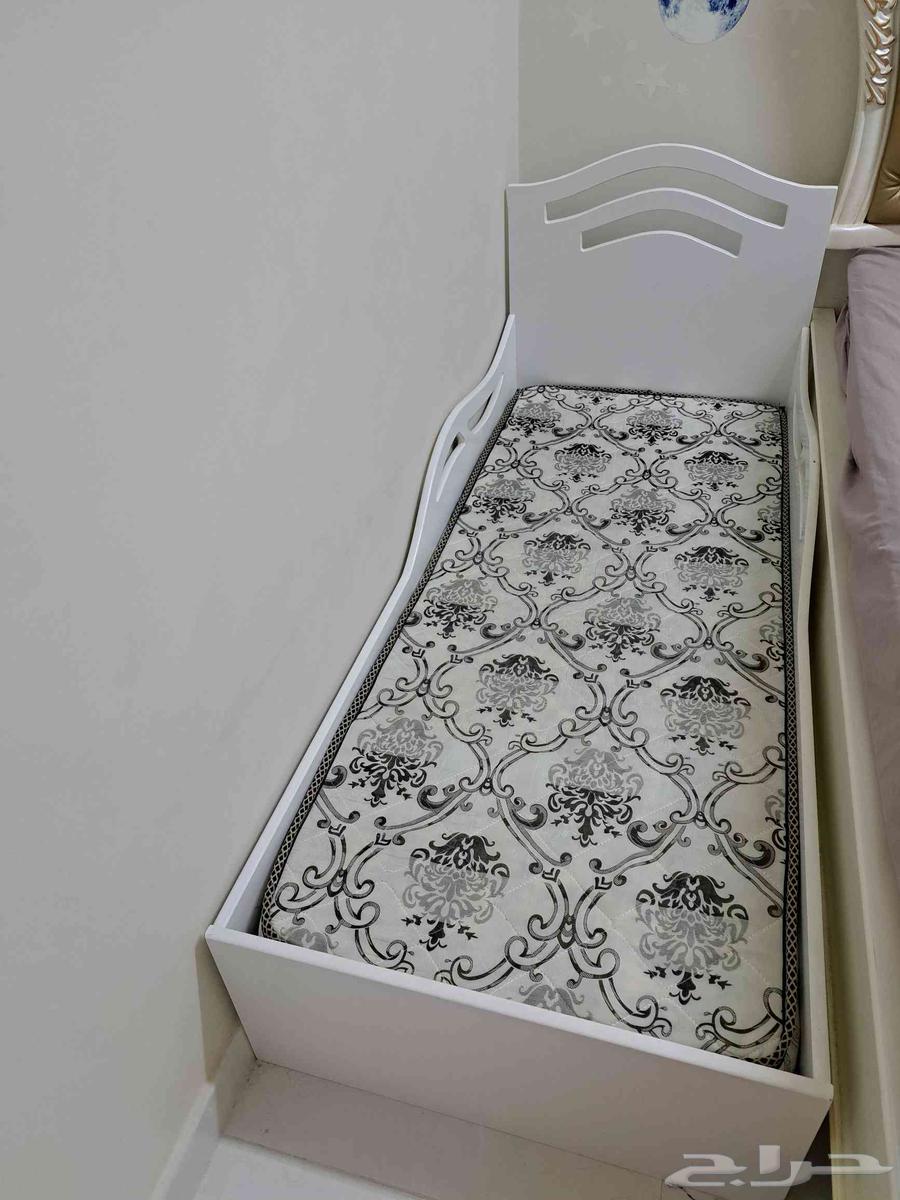 سرير شبه جديد64248273248899110