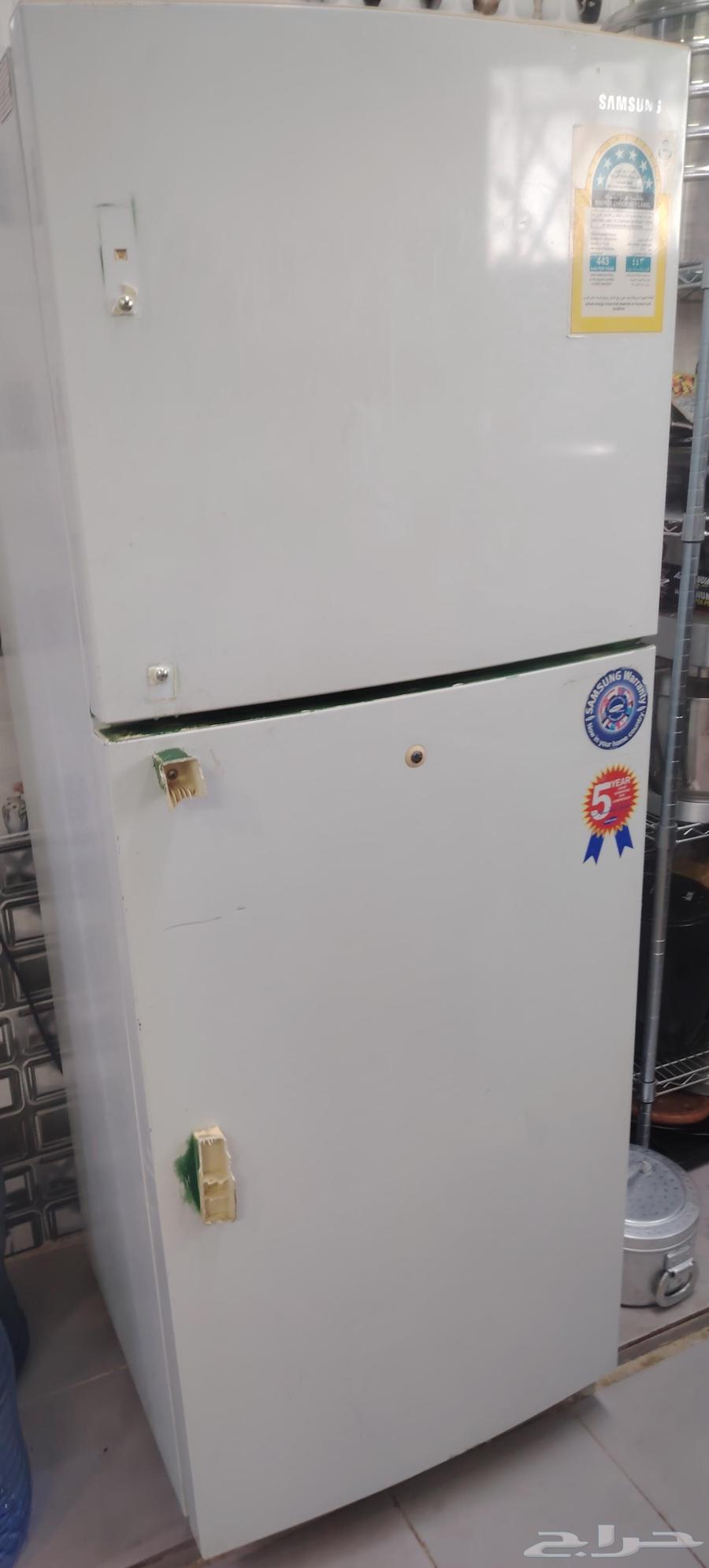 ثلاجة للبيع نظيفه64244591432579110