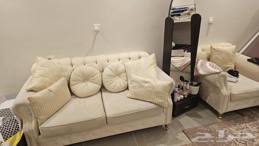 فرن كهربائي مستعمل ومراية وكرسي وكنبة وطاولة تليفزيون64251543910017111