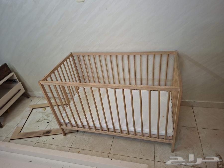 سرير اطفال للبيع 50 ريال64241069250177110