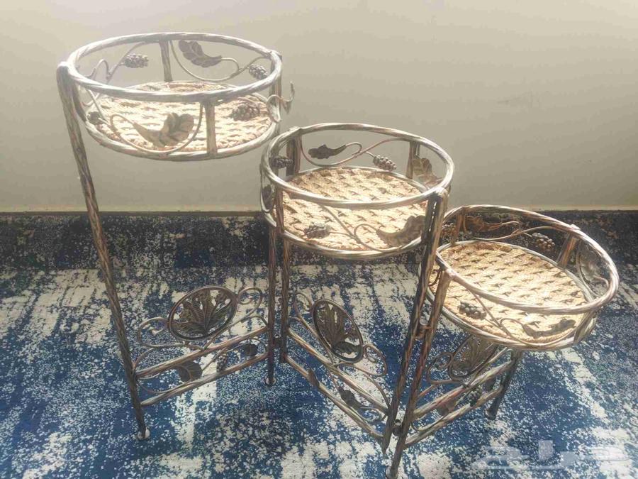 Shelves for organizing items64241934489091111