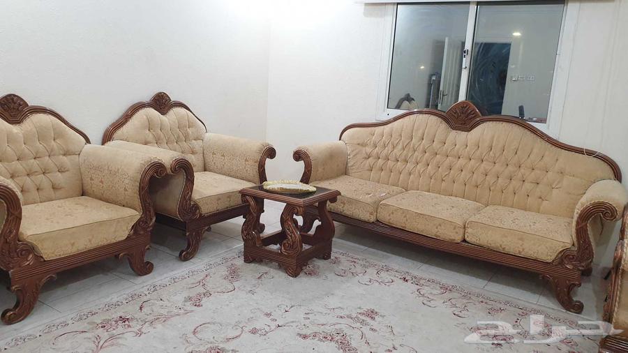 غرفة صالون كلاسيك مع سفرة استعمال خفيف سبب البيع النقل64237509791235110