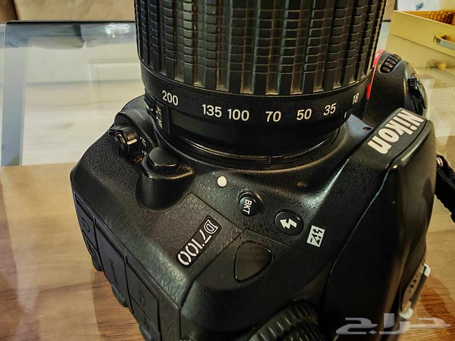 Nikon D7100 camera with two lenses64244433798659111