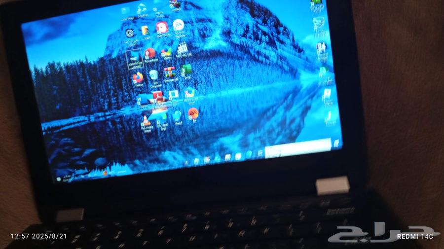 360-degree rotating gaming computer64243023143171110