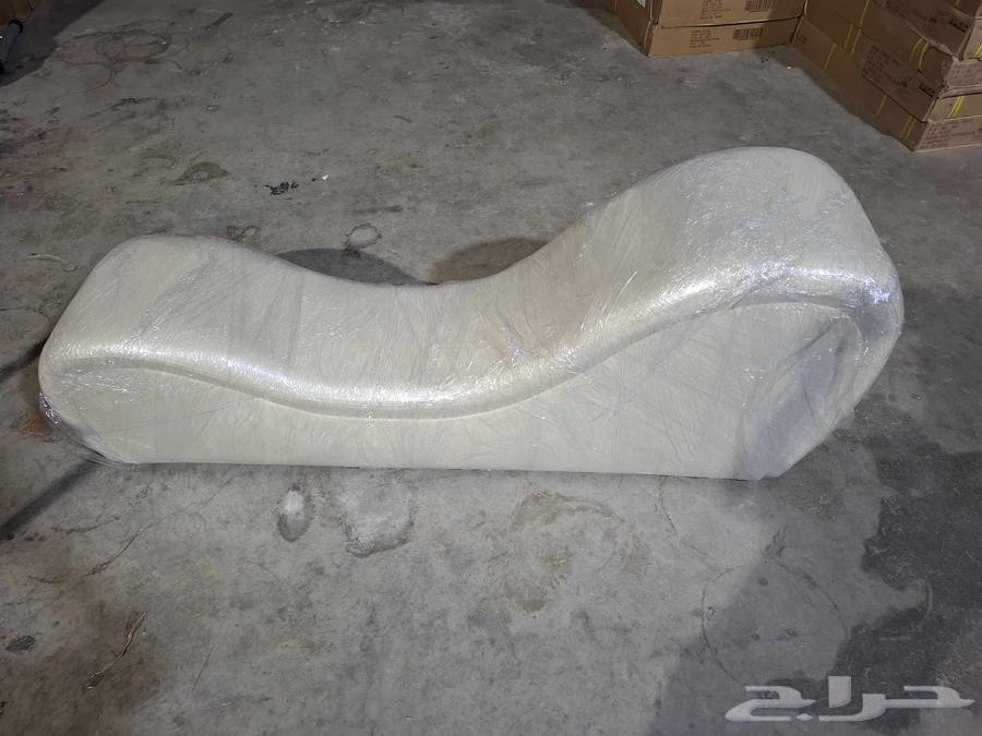 Romantic beige leather sofa, new without use
Dimensions
Length 180
Width 45
Height 70
Supported by 6 legs
Can withstand weight up to 300 kg
Color beige
Price 350 riyals64238371638787111