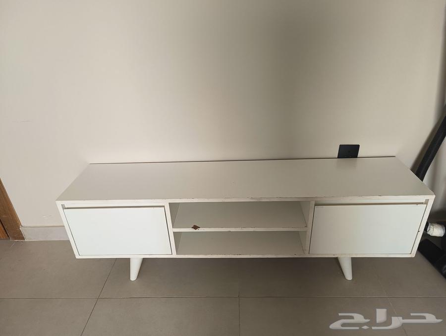 طاولة تلفزيون بيضاء64246299644289110