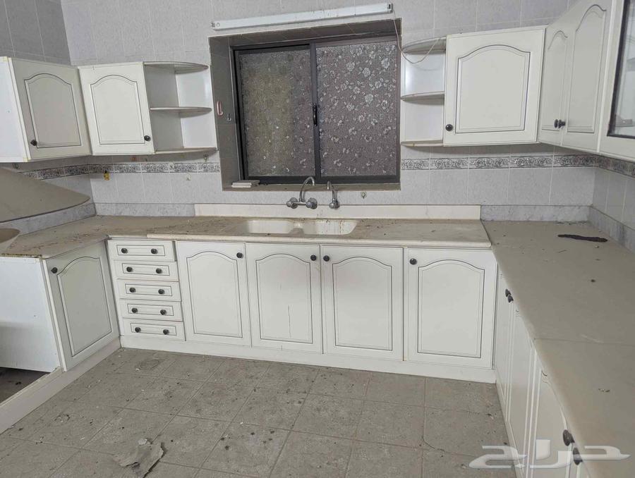 مطبخ كامل طول 9 متر نظيف جدا64248273099651110